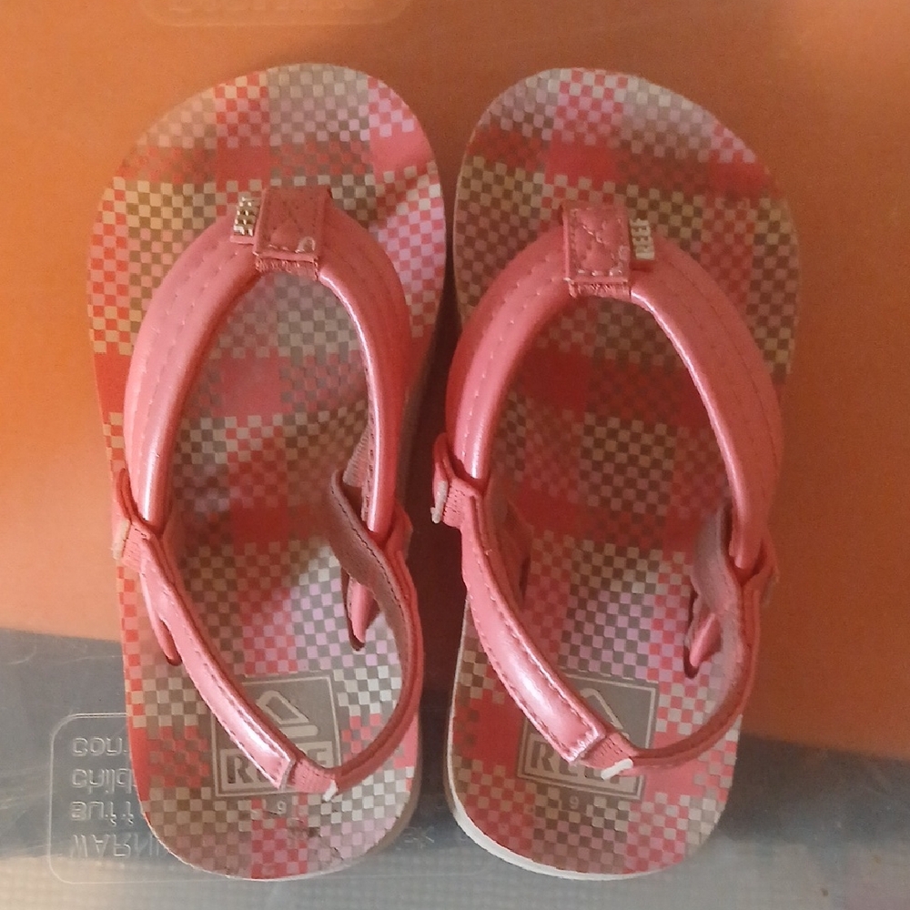 Reef Kids Red and Gray Checkered Sandals